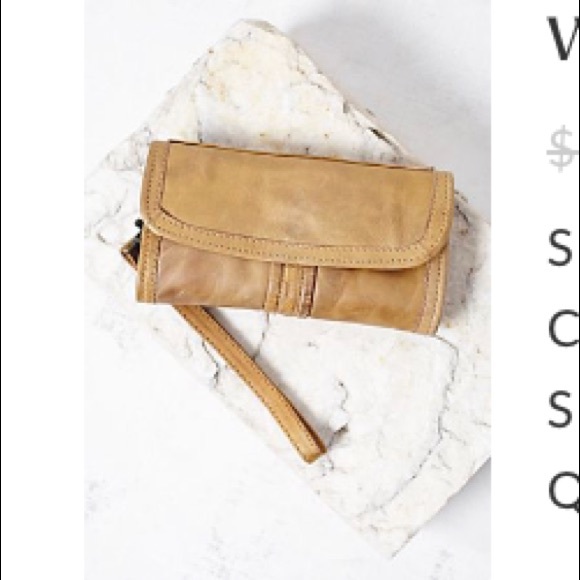 Free People Handbags - Free people washed ashore wallet leather wristlet